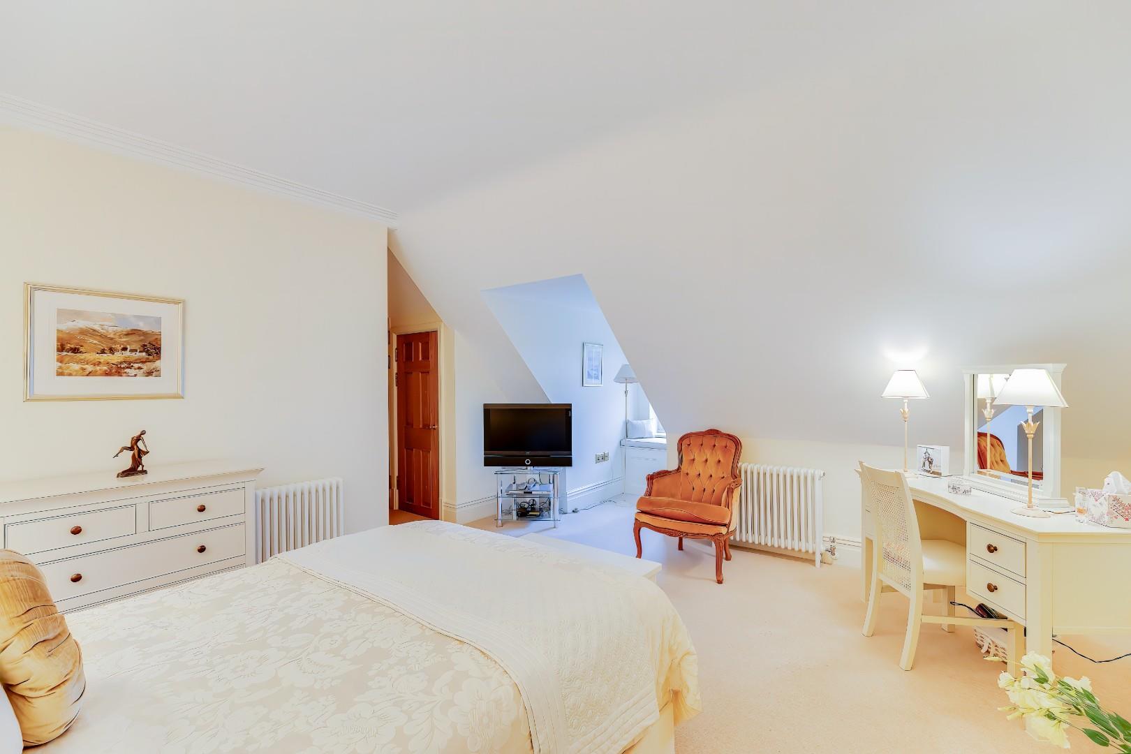 11 The Manor, Talygarn, Pontyclun, Rhondda Cynon Taff, CF72 9WT